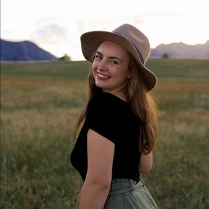 Meet your Posher, Camille